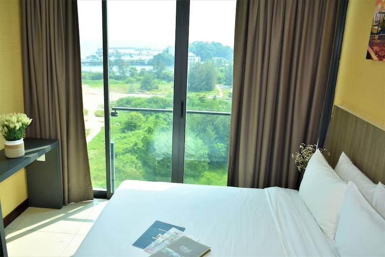 D'wharf Hotel & Serviced Residence