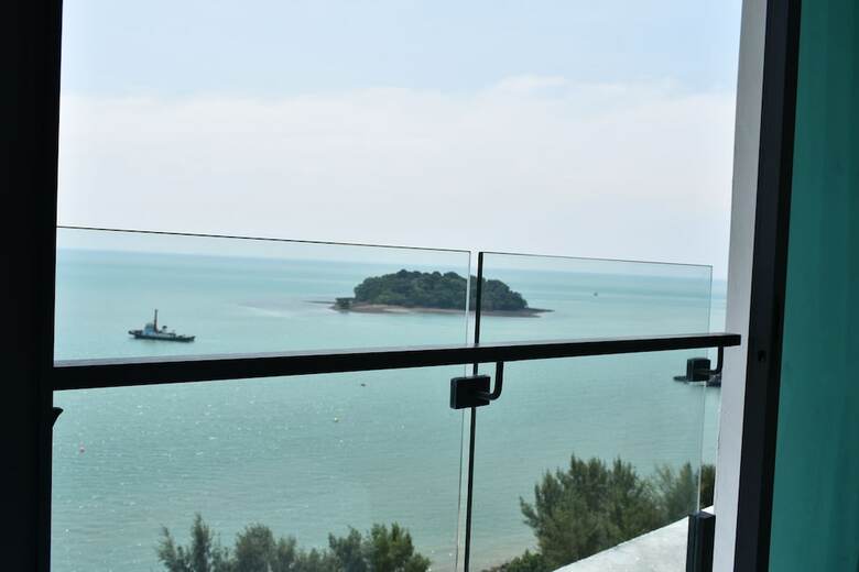 D'wharf Hotel & Serviced Residence