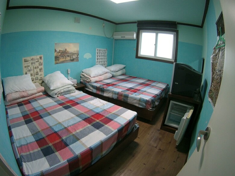 Hostal Dalgagye Guest House - Hostel
