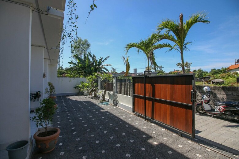 Hotel Airy Sunset Road Pararaton 6 Bali