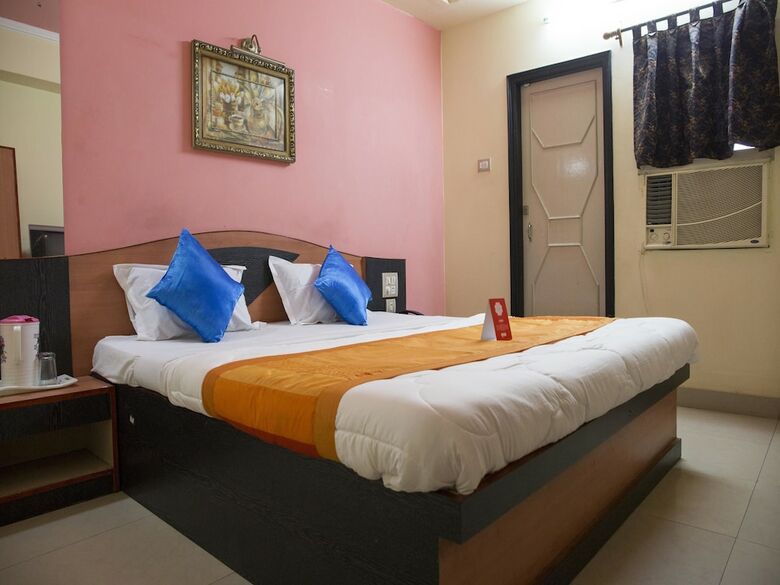 Oyo 3886 Hotel Trimurti Heights