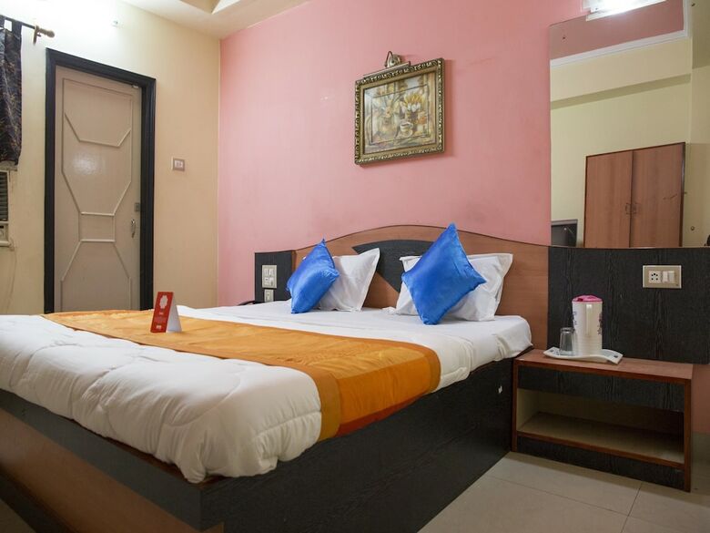 Oyo 3886 Hotel Trimurti Heights