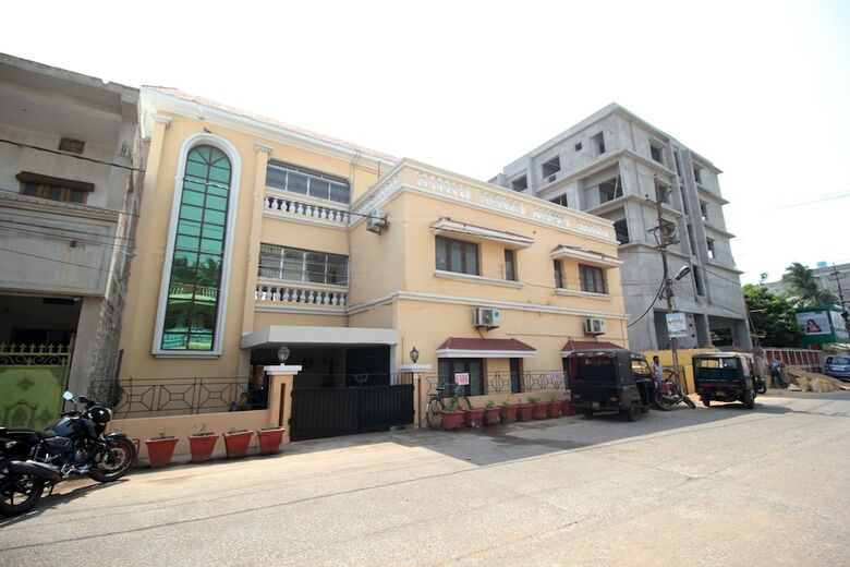 Hotel Oyo 7337 Sai Leela
