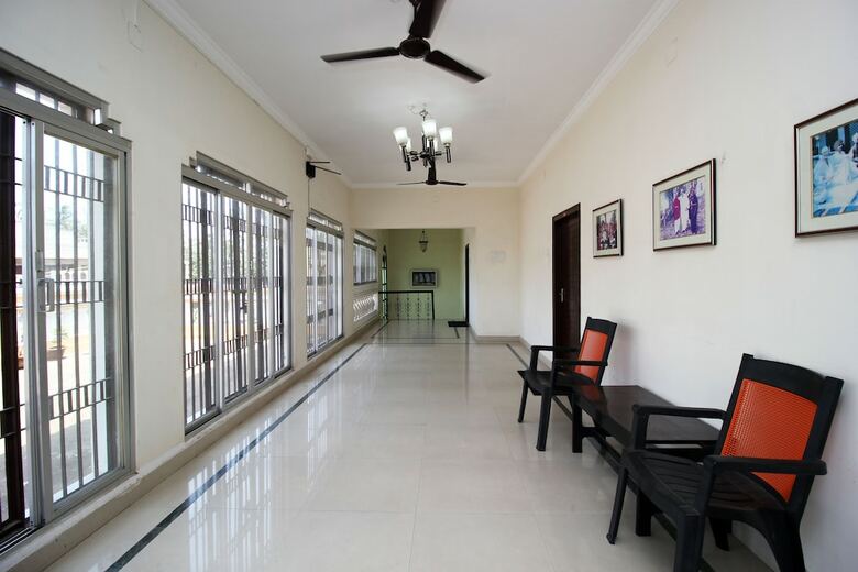 Hotel Oyo 7337 Sai Leela