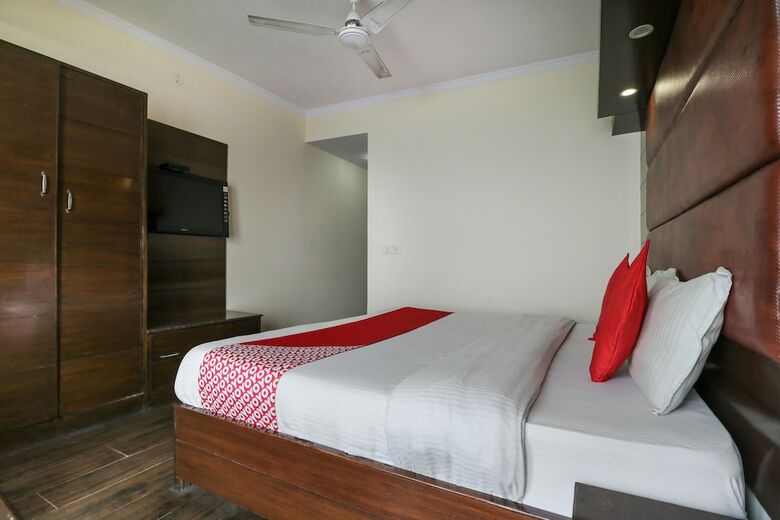 Oyo 7251 Hotel Palazzo