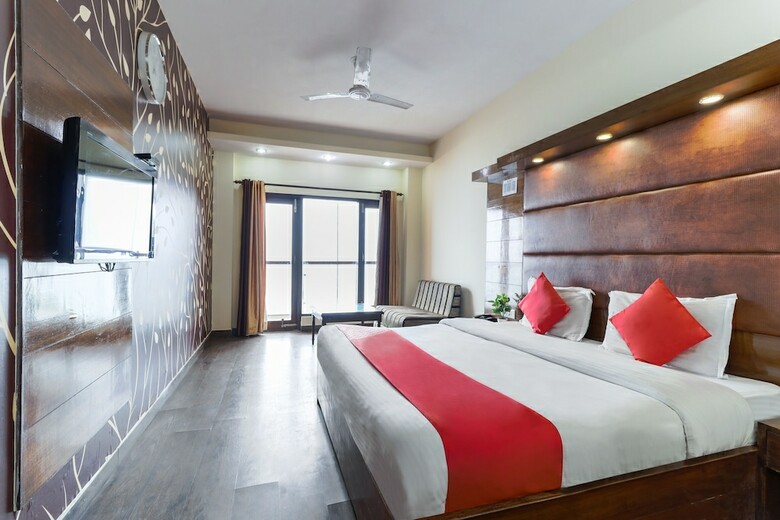 Oyo 7251 Hotel Palazzo