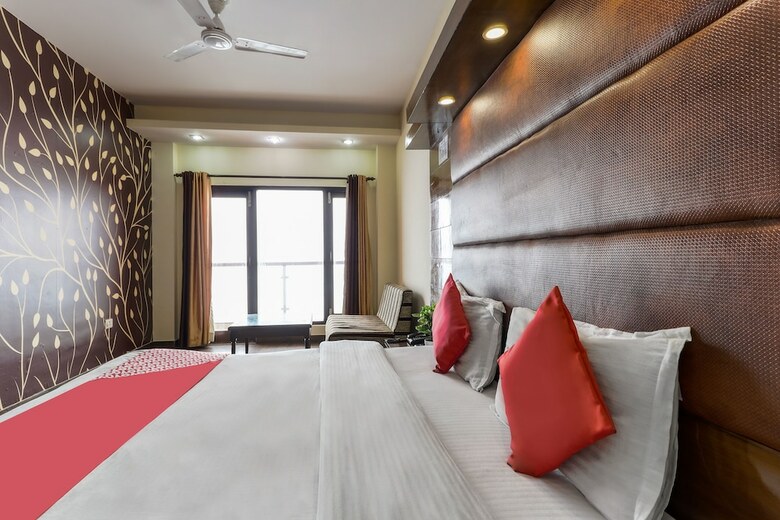 Oyo 7251 Hotel Palazzo