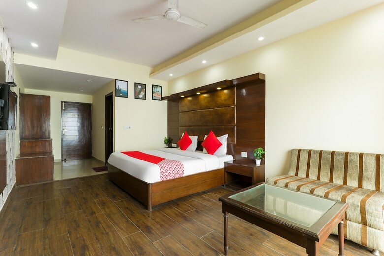 Oyo 7251 Hotel Palazzo