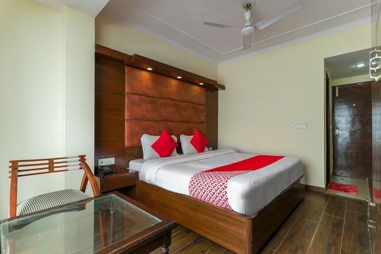Oyo 7251 Hotel Palazzo