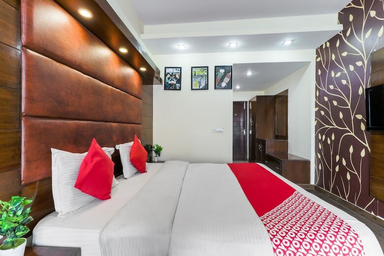Oyo 7251 Hotel Palazzo