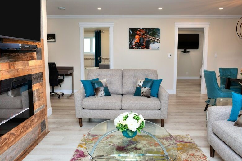 Hotel Royal Inn & Suites