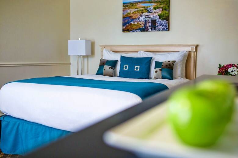 Hotel Royal Inn & Suites