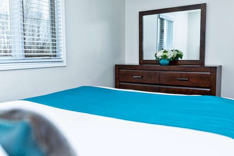 Hotel Royal Inn & Suites