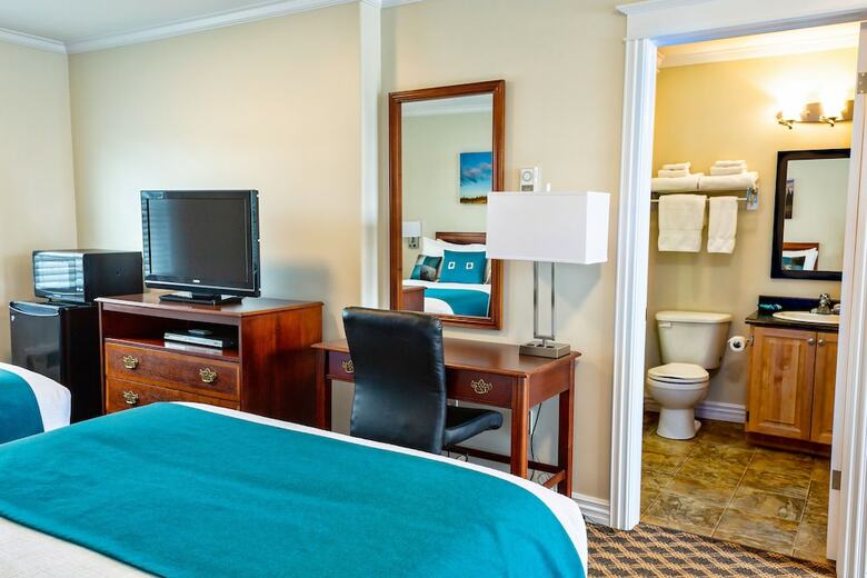 Hotel Royal Inn & Suites