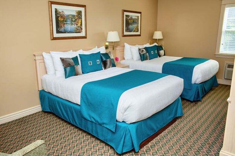 Hotel Royal Inn & Suites