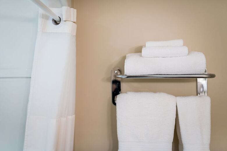 Hotel Royal Inn & Suites