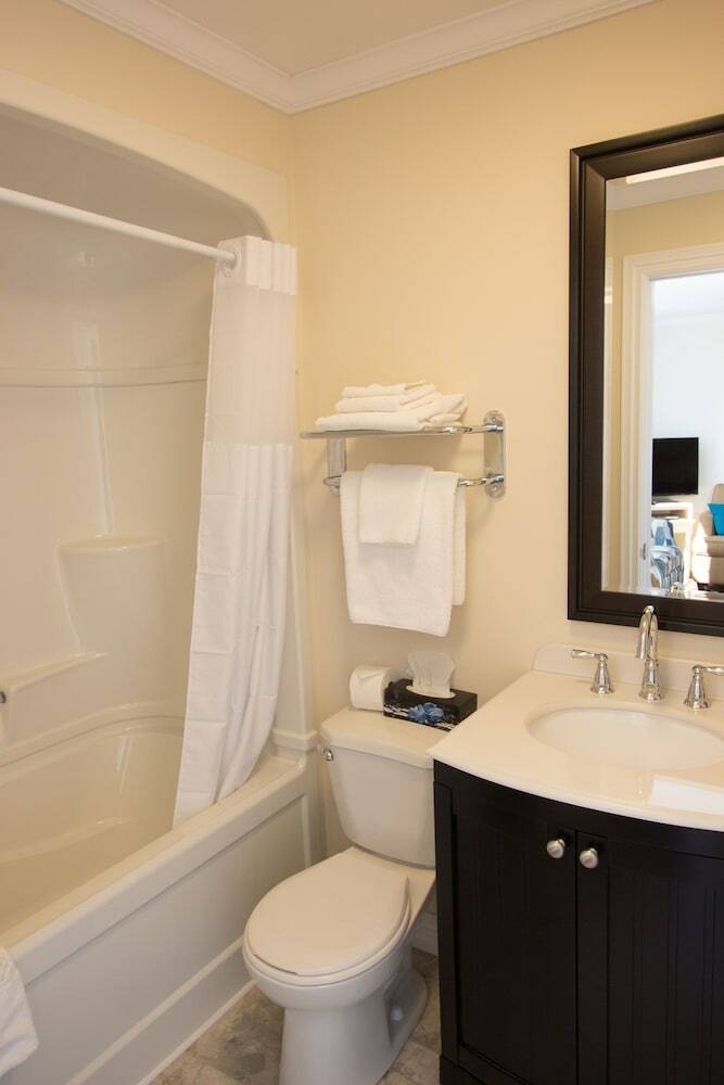 Hotel Royal Inn & Suites