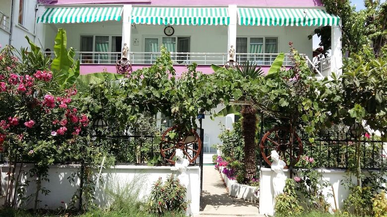 Apartamento Kumba? Green Garden Pansiyon