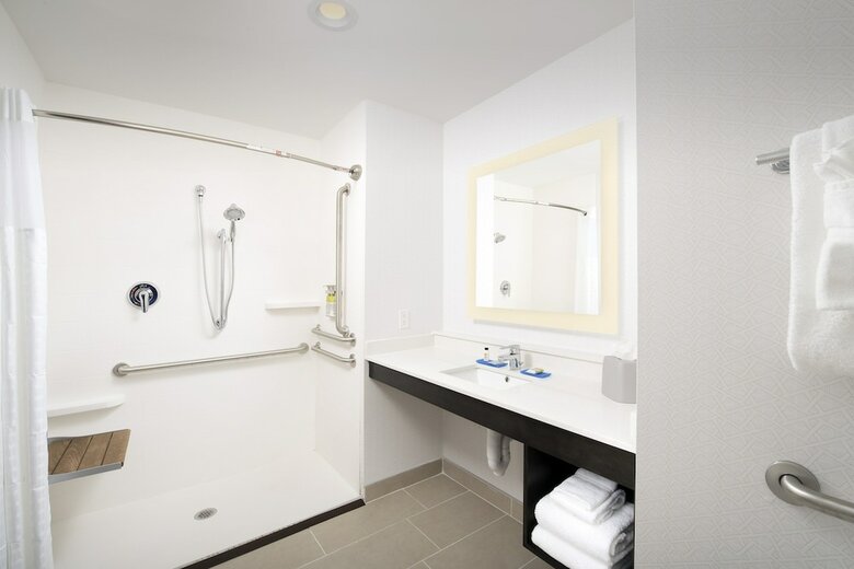 Hotel Holiday Inn Express And Suites North Brunswick