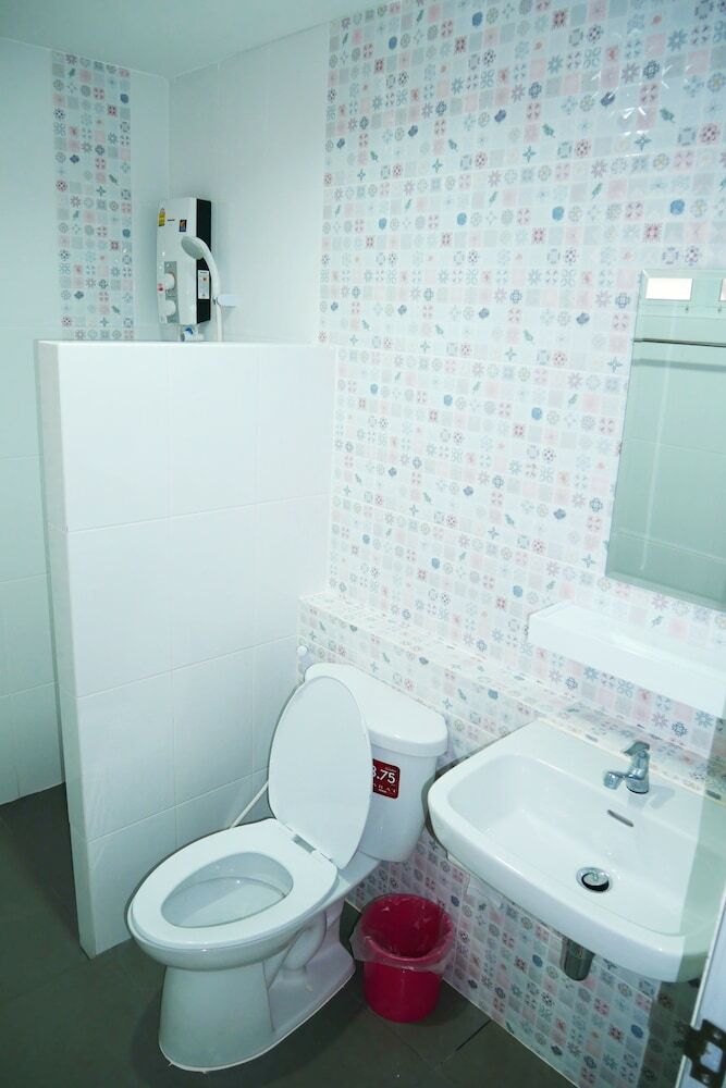 Hotel Bann Romyen Klang Dong