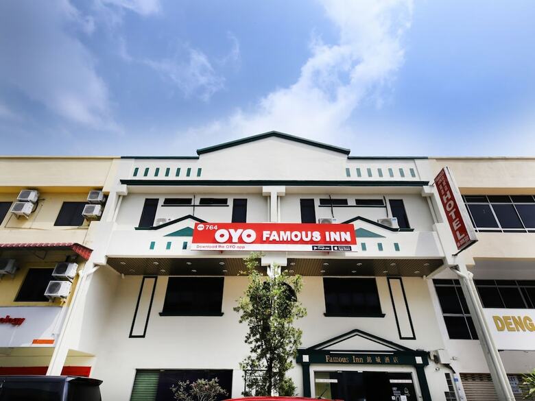 Oyo 764 Hotel Famous Inn