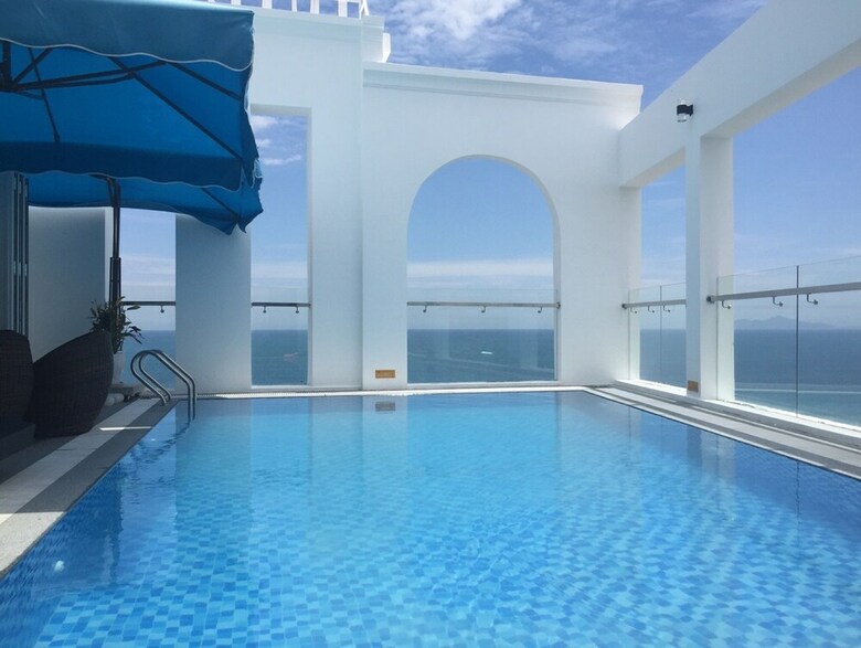 Tuyet Son Hotel
