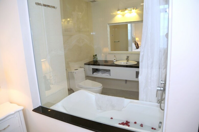 Tuyet Son Hotel