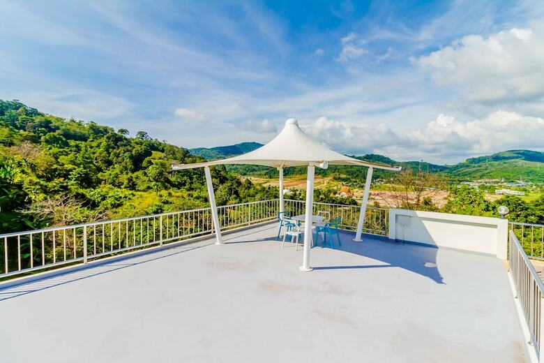 Hotel Chalong Hill Tropical Garden Homes