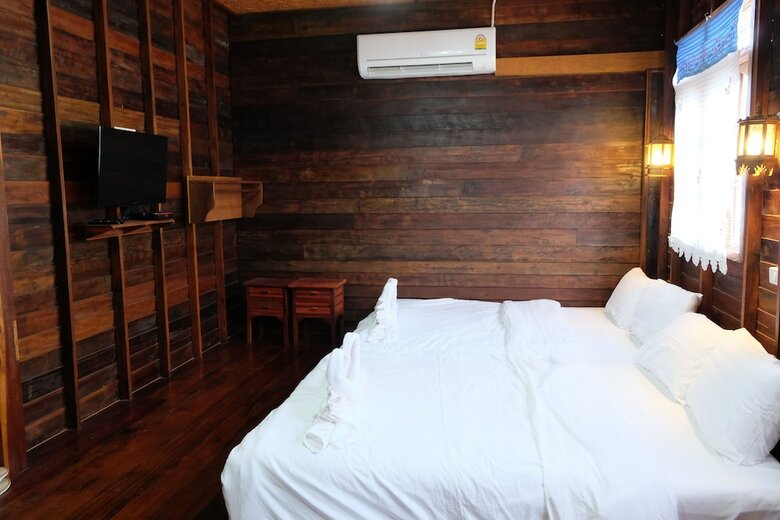 Hotel Baan Kun Tuad Ko Si Chang