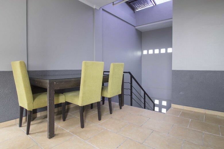 Hotel Reddoorz Near Siloam Karawaci 2