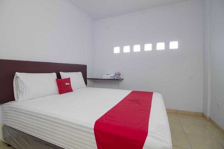 Hotel Reddoorz Near Siloam Karawaci 2