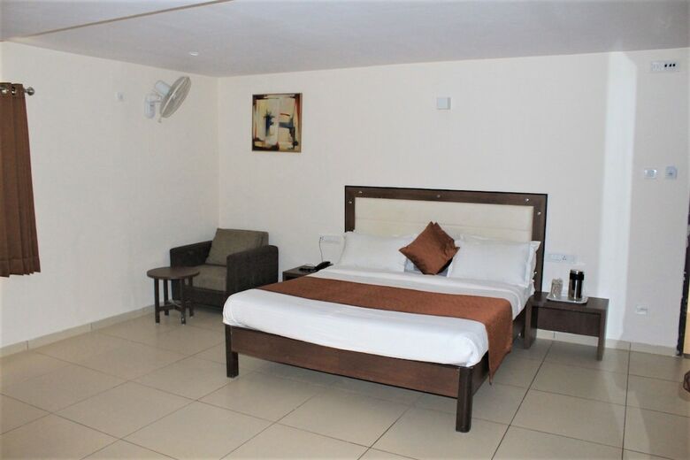 Hotel White Feather Toran Resort