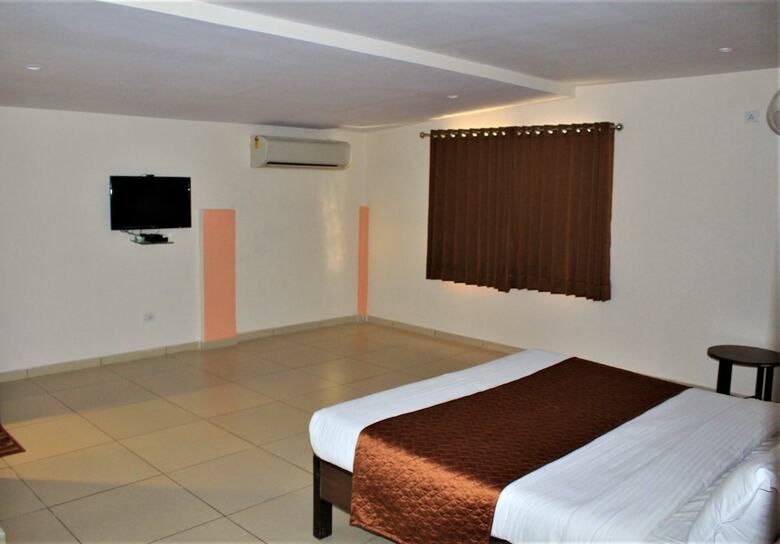 Hotel White Feather Toran Resort