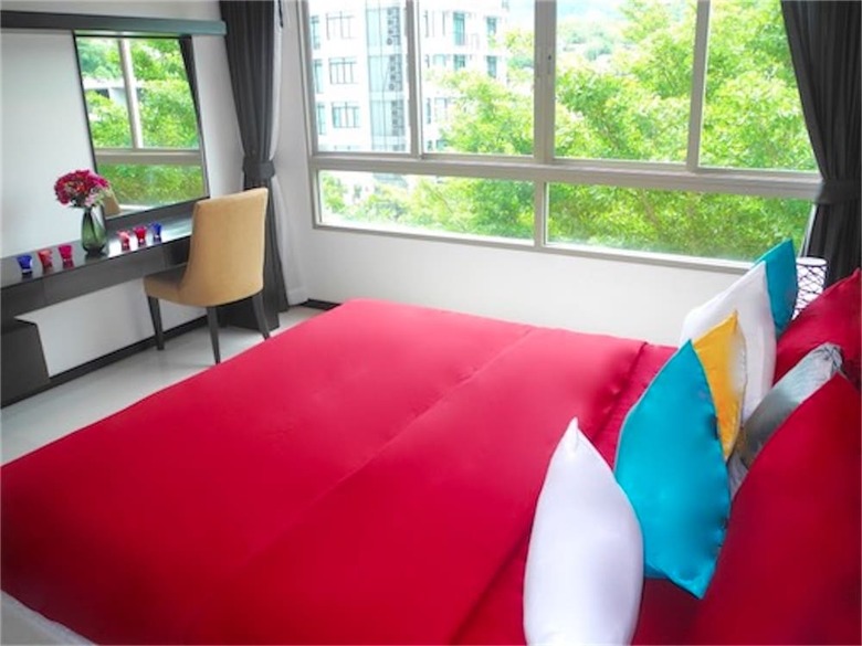Kamala Regent Modern 2 Bedrooms Apartment