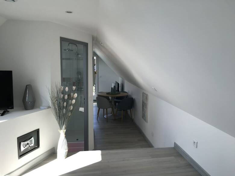 Appartement Avec Piscine de La Croix