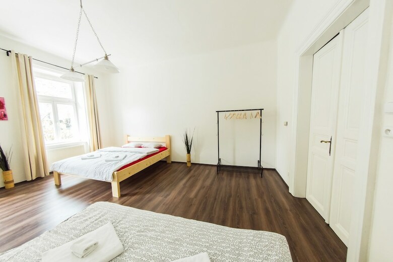 Freedom Rooms And Apartments