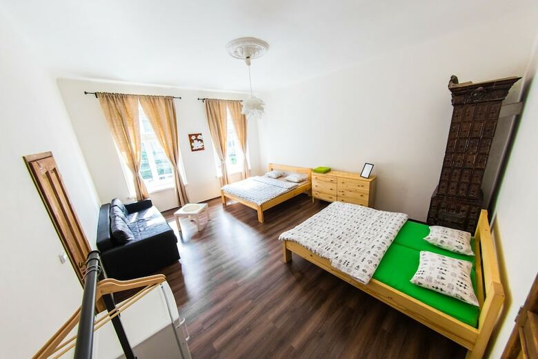 Freedom Rooms And Apartments
