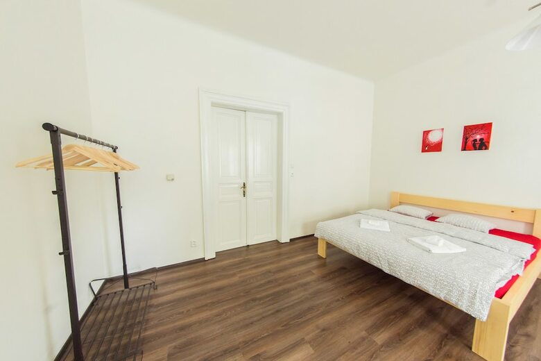 Freedom Rooms And Apartments