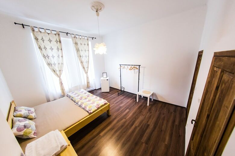 Freedom Rooms And Apartments