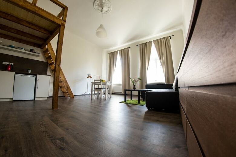 Freedom Rooms And Apartments