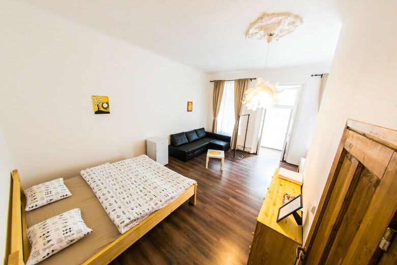 Freedom Rooms And Apartments