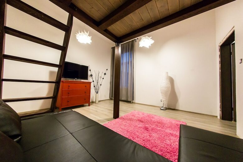 Freedom Rooms And Apartments