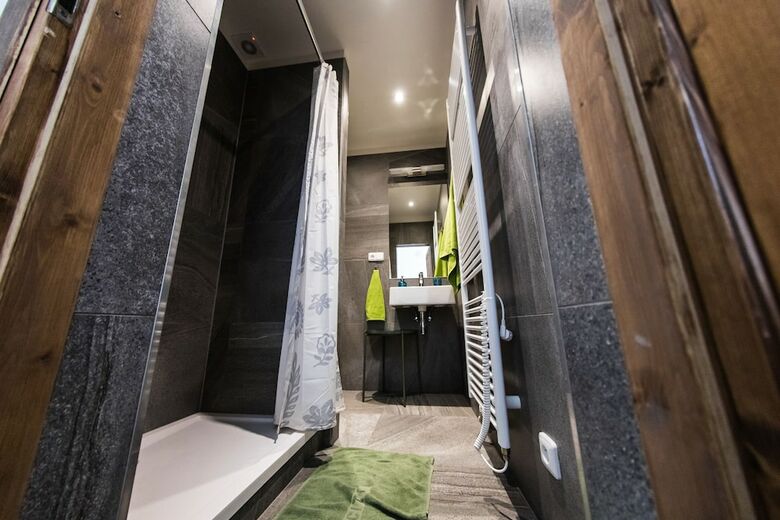 Freedom Rooms And Apartments