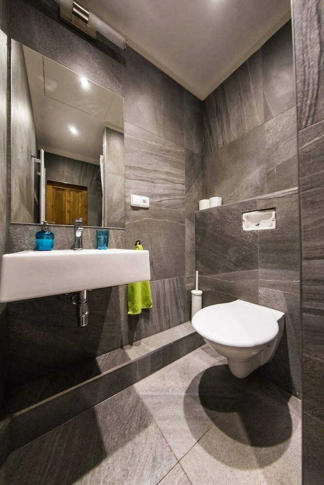 Freedom Rooms And Apartments