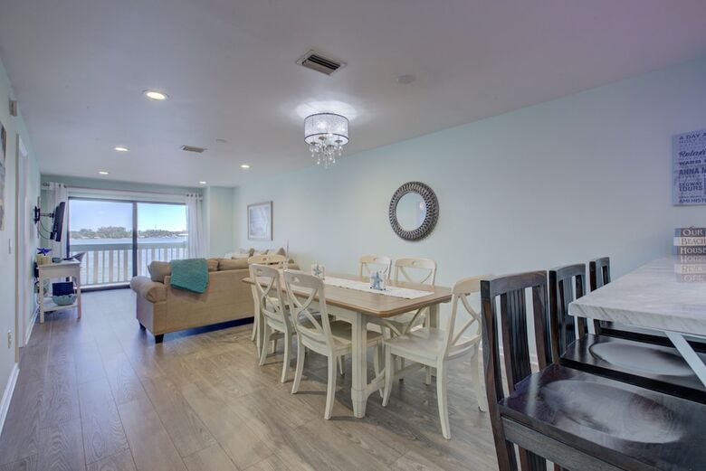 Anna Maria Island Retreat 2br Condo