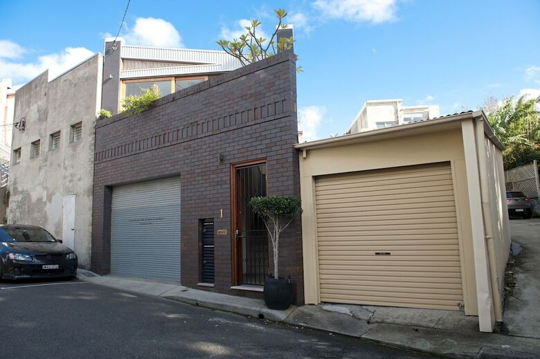 Apartamentos Sydney Two Storey Warehouse Style Home