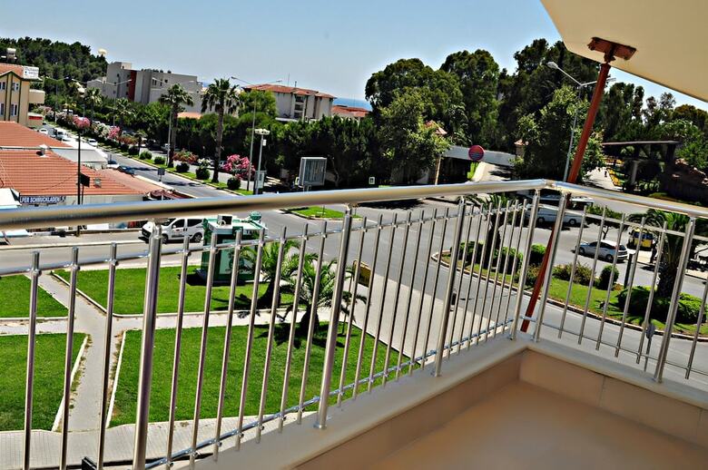 Ceren Family Suit Hotel