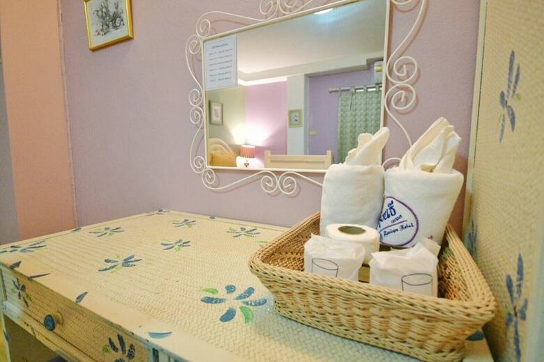 Rungnatee Place & Boutique Hotel