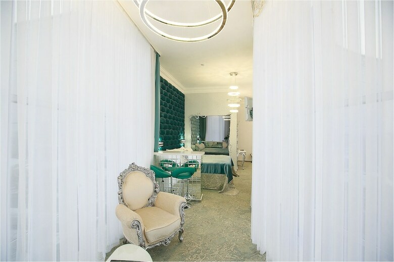 Hotel Lybid Plaza