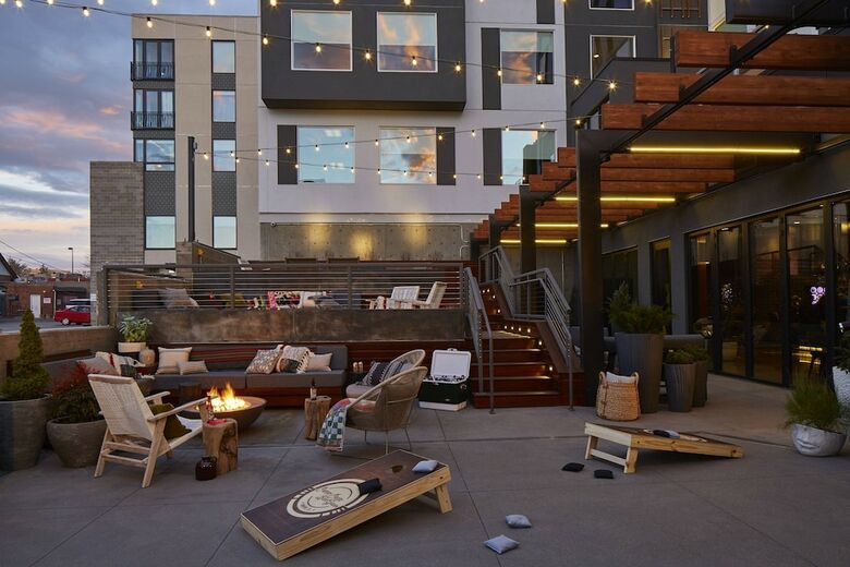 Hotel Moxy By Marriott Denver Cherry Creek